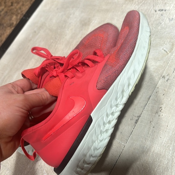 Red and gray Nike Odyssey size 7 - Picture 3 of 6